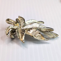 Vintage Signed Gerrys Maple Leaf Gold Tone Brooch Pendant Pin Alloy Costume