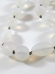 VTG Art Deco Style Opalescent Frosted Glass Graduated Bead Necklace