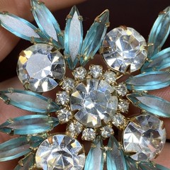 MCM Light Aqua Blue Glass Faceted Prism Rhinestones Pin Brooch 2.5” Goldtone Vtg