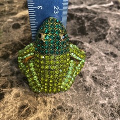 Green Rhinestone Gold Tone Chunky Frog Clamp Bracelet KC-7