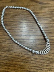 Vintage Classic Gray Faux Pearl Necklace, Caged Diamond Cut Silvertone Focal