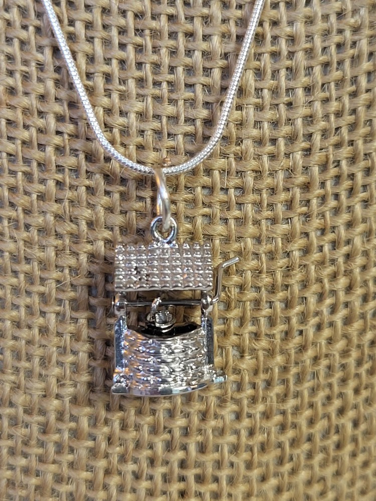 vintage sterling silver wishing well with bucket articulated comes with chain