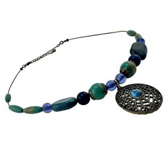 Avon Vintage Style Blue Teal Antiqued Gold Tone Beaded Pendant 20″ Necklace