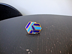 Vtg Samuel Huang Designer Cloisonne Hexagrams Blue & Cobalt Gold Tone Scarf Clip