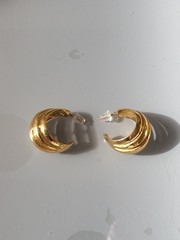 Rare Vintage .75″ Hoops Goldtone Ornate Earrings Eleborate Swirls Beautiful R11