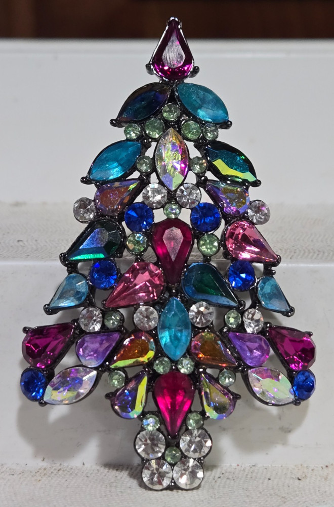 Avon 2006 Multi-Colored Rhinestone Christmas Tree Signed Brooch Pin – 3rd Annual