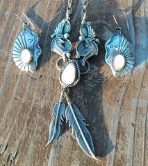 NAVAJO STERLING SILVER MOTHER OF PEARL FEATHER NECKLACE & EARRINGS 20.6 Grams