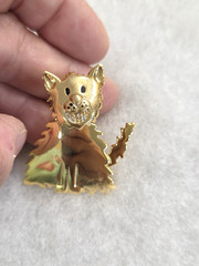 Vtg Danecraft gold tone coil spring head Cat Pin