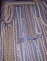 Great Lot 52 Mostly Vintage Heavier Weight Pearl Bead Necklaces Many Designs