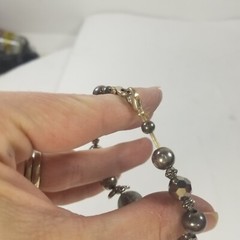 Vintage Stretch Bracelet Faceted Glass & Metal Beads Silver Tone Tiny 5.75″