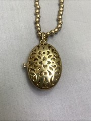 VTG Monet Filigree Rhinestone Oval Scent Locket Gold Tone Beaded Necklace 16-18″