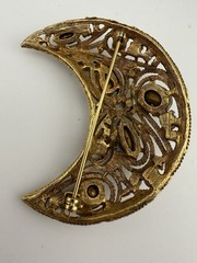 LA ROCO GOLDTONE RHINESTONE PAISLEY CRESCENT MOON BROOCH AS IS K945B