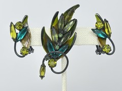 Vintage Green Navette Rhinestone Leaf Brooch Pin & Earrings Set Japanned Enamel