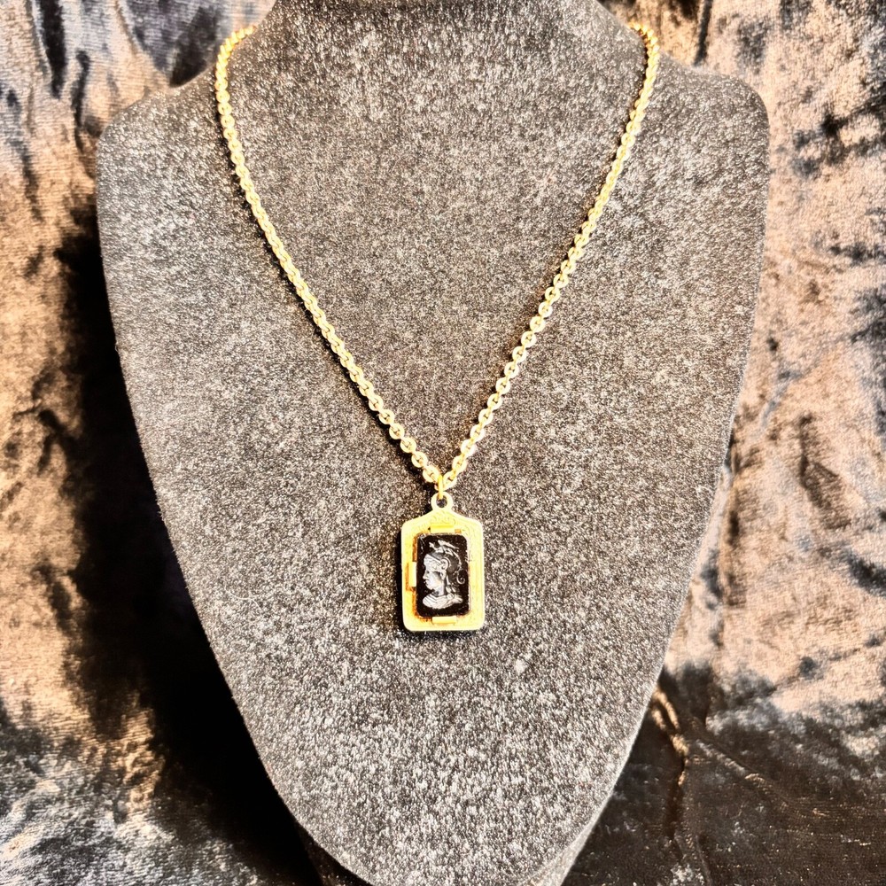 INTAGLIO double sided vintage GF pendant on FCC gold filled cable chain 1/20 12k