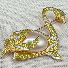 Vintage Spain Swan Brooch Gold Tone Scroll Faux Pearl Pin Spanish Jewelry 2 Inch