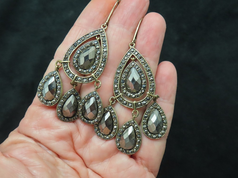 Vintage AVON “Embellished Hematite Colored Chandelier Earrings” 2008 Pierced