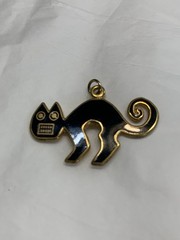 Metropolitan Museum of Art Cat Pendant Black Enamel Signed MMA 1985 Peruvian Exh
