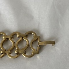 VTG Trellis Pattern Bracelet 1″ Wide Gold Tone Fold Over Latch