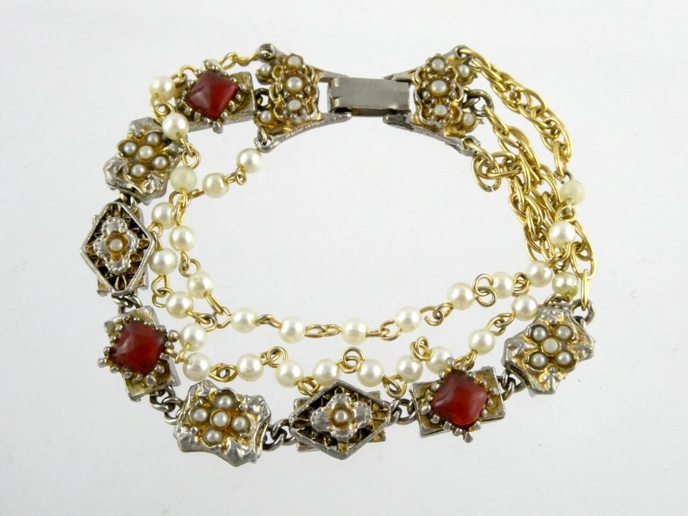 Vintage Unbranded Goldtone Faux Pearl and Carnelian Costume Bracelet