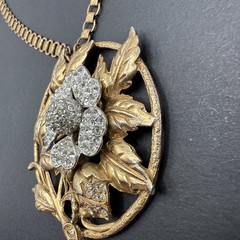 Vintage Book Chain Pendant Rhinestone Flower Necklace 17” C41