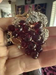 Vintage Nolan Miller Bordeaux Grape Cluster Rhinestones Gold Tone Brooch Pin
