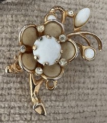 Lot Of 14 Vintage Miscellaneous Unsigned Brooches Pins Jewelry $3.57 Per Brooch