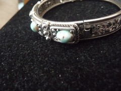 VTG SHP SILVER TONE HINGED TEXTURED ETCH W FAUX TURQUOISE STONES BRACELET #11/14