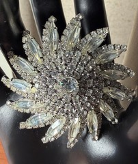 Vintage 1950s Starburst Clear Rhinestone Brooch Pin Silver Tone