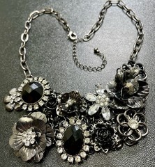 Vintage 16-18” Bib Necklace Crystal Rhinestone Flower Black Lucite Mesh Chain