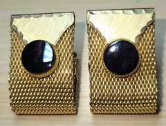 ANSON Black Onyx Goldtone Mesh Cufflinks Bullet Back Signed Great Condition