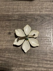 Vintage Floral Brooch Pin Yellow And Green Enamal Beautiful! VTG.