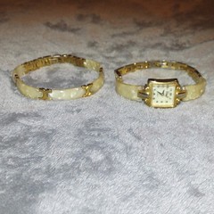 Vintage Donna Vivian Watch & Bracelet Set — 1980s Mother of Pearl Style Untested