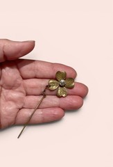 Antique Victorian Gold Tone Four Leaf Clover Stickpin Safety Chain Paste Stone