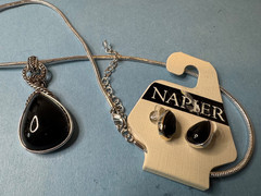 NAPIER Necklace and earrings set Women’s Vintage 18 in ext. 3.25 in