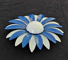 Vtg Blue & White Enamel Double Layered Daisy Flower Brooch Pin 3″ Mod 60s Retro