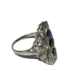 14k White Gold Sapphire Ring