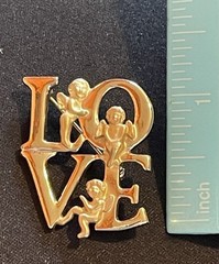Vintage Signed L. Razza Gold Tone 3 Angels Brooch 1” Pin LOVE Cherub Jewelry EUC