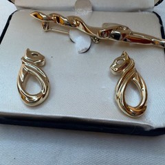 Vintage Gold Tone Cat Link Bracelet/Pin/Earring Set Signed AJC