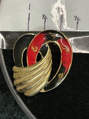 Vintage Gold-Tone Enamel Brooch With Red & Black Abstract Design 1.5 Inches
