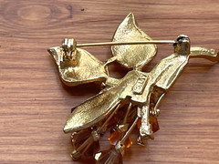 Vintage Signed ART Rhinestone Crystals & Iridescent Rhinestones Brooch Gold Tone