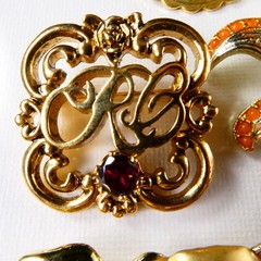 Vintage Pin Brooch Jewelry Lot 15 Piece Mixed Assorted Gold Tone All Pretty