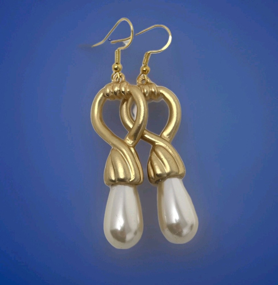 Faux Pearl Teardrop Matte Gold Tone Pierced Earrings Dangle Drop Vintage 2.5 In