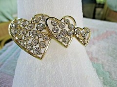 VINTAGE GOLD TONE CRYSTAL TRIPLE HEART BROOCH MADE USA