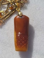 RAREST! VINTAGE EGYPTIAN LADY MUMMY SARCOPHAGUS PENDANT VTG GLASS BAR NECKLACE