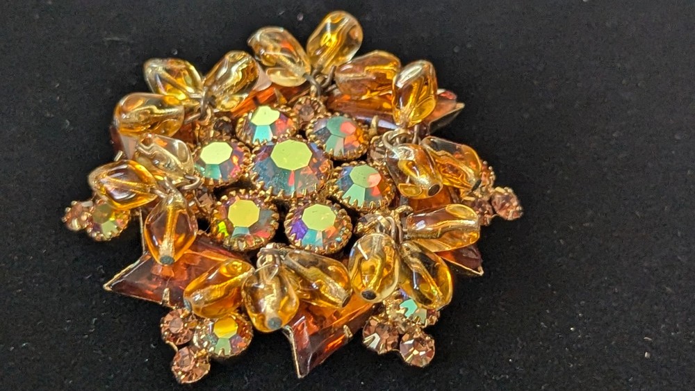 VTG DeLizza & Elster D&E Juliana Trembler Brooch Pin w/ 6 Dangle Clusters