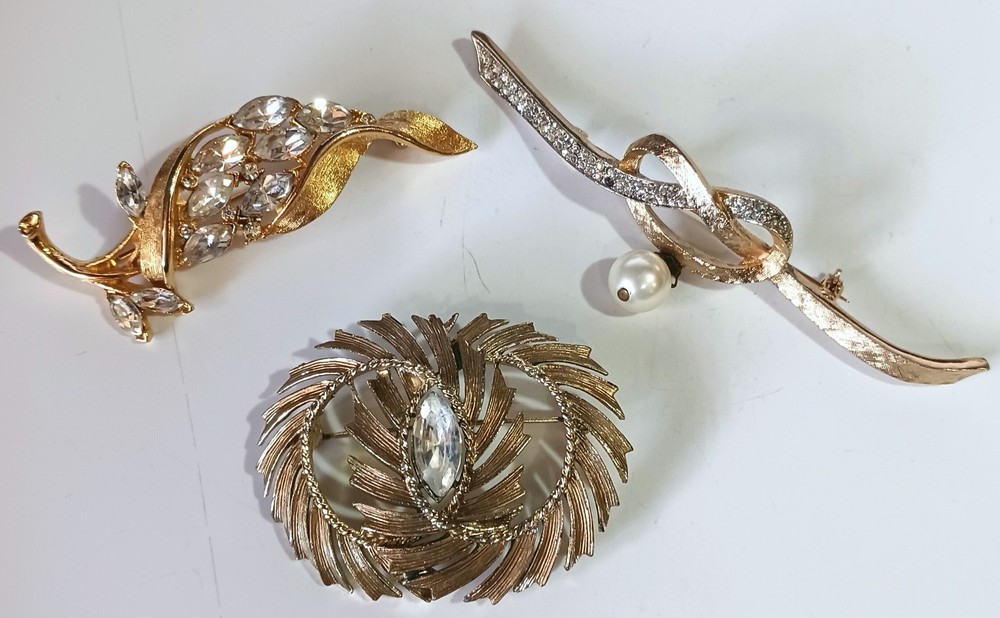 Lot of 3 Vintage Brushed Gold-tone White Rhinestone Brooches