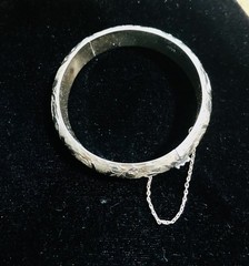 Vintage Sterling Silver 925 Hinged Etched Bangle Bracelet Safety Chain Thai