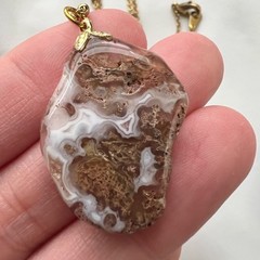 Vintage Polished Moss Agate Stone Pendant Necklace Gold Tone Beaded Chain Boho