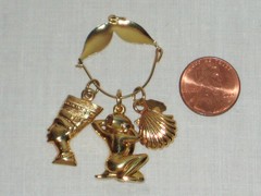 Vintage Sarah Cov Charm Holder Pendant Seashell Water Bearer Nefertiti Gold Tone