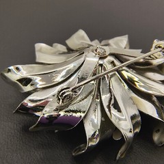 Vintage 3D Flower Brooch Pin Brushed Silver Tone Curled Petals Retro 1960s 2″